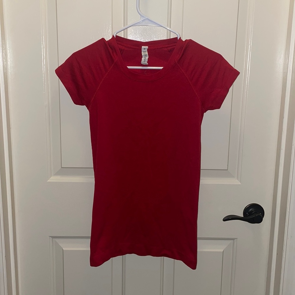 Lululemon swiftly tech 2.0 red size 4